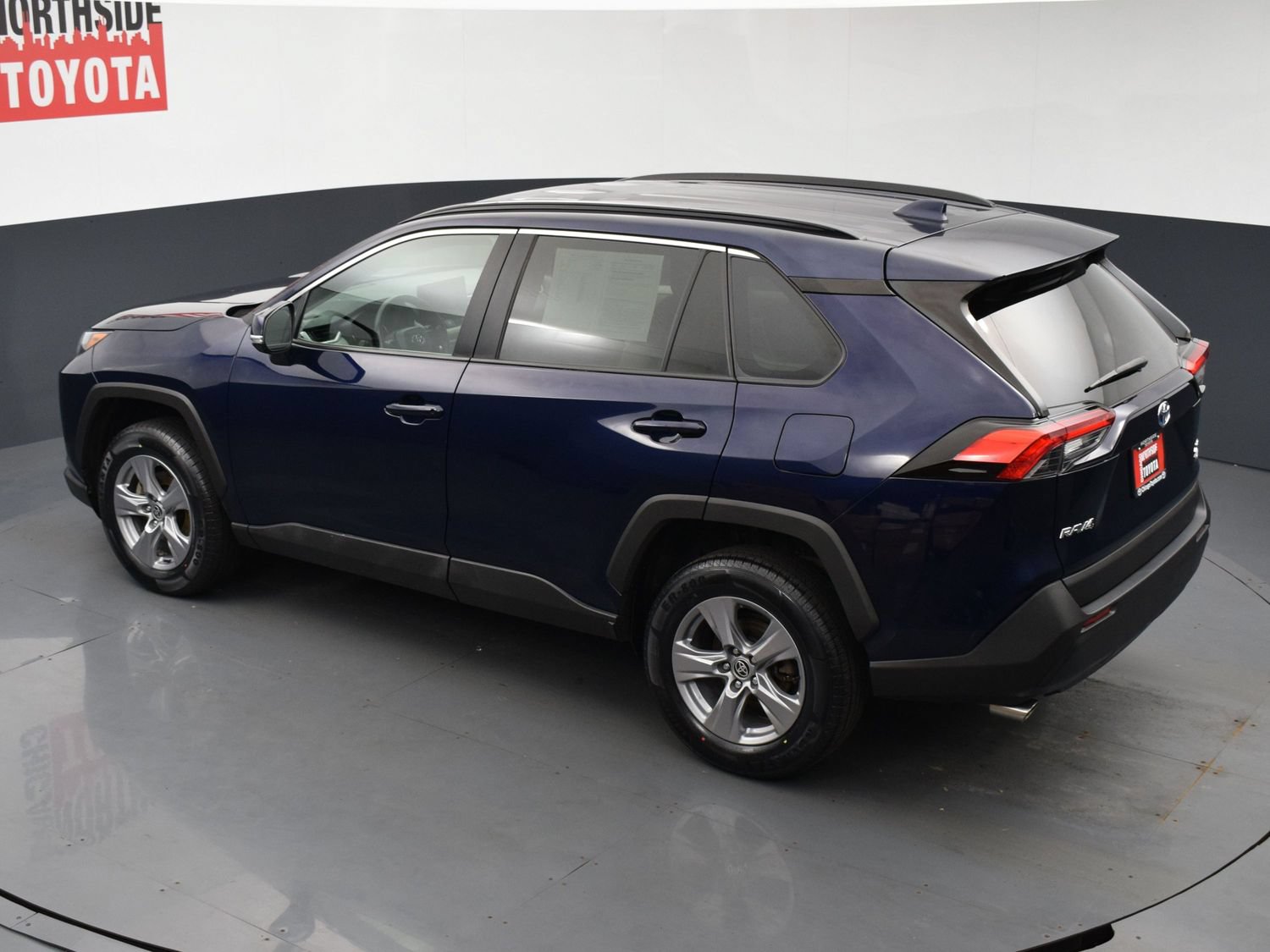 Used 2022 Toyota RAV4 XLE AWD/4WD image 18