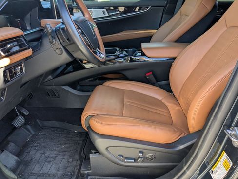 Used 2023 Lincoln Nautilus Black Label w/ Class II Trailer Tow Package image 9