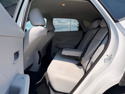 Used 2025 Hyundai Kona SEL AWD/4WD image 5