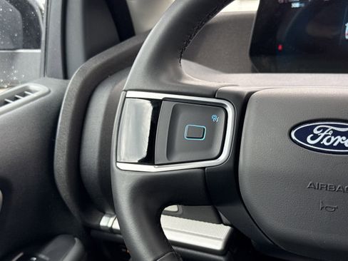 Used 2025 Ford Expedition Max Active AWD/4WD image 16