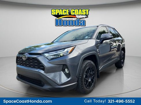 Used 2025 Toyota RAV4 XLE FWD image 5