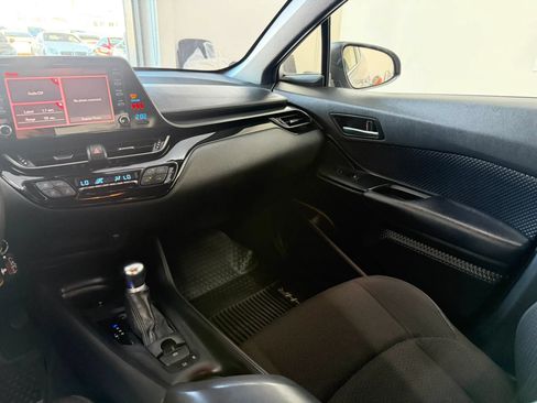 Used 2019 Toyota C-HR LE FWD image 23