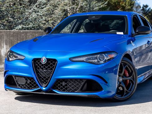 Used 2022 Alfa Romeo Giulia Quadrifoglio w/ Active Assist Plus Package RWD image 7