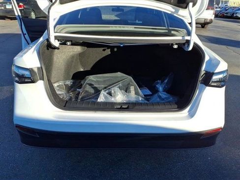 New 2026 Nissan Sentra SV image 9