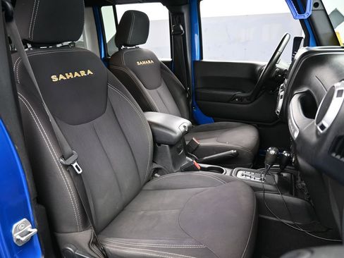 Used 2015 Jeep Wrangler Unlimited Sahara w/ Dual Top Group image 35