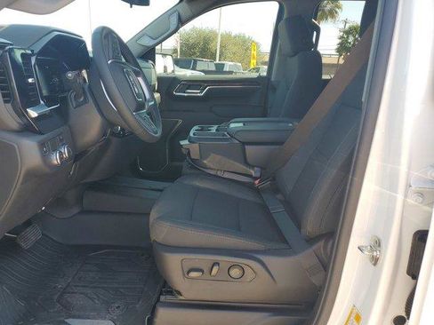 New 2026 GMC Sierra 1500 SLE image 17