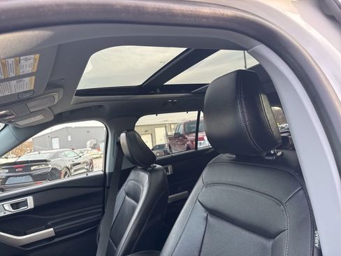 Certified 2022 Ford Explorer Limited image 12