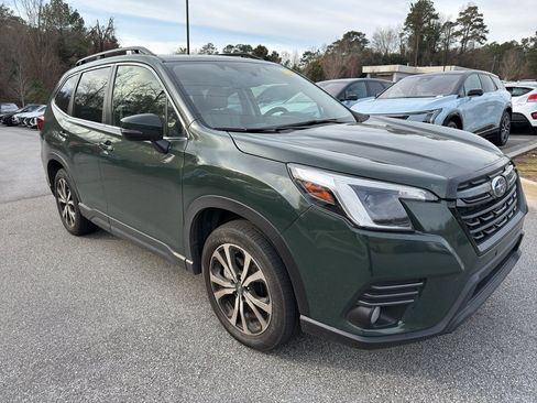 Certified 2022 Subaru Forester Limited image 3