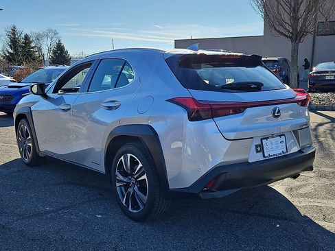 Used 2019 Lexus UX 250h image 4