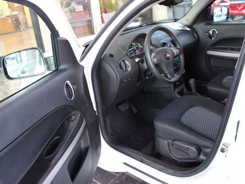 Used 2010 Chevrolet HHR LS image 9