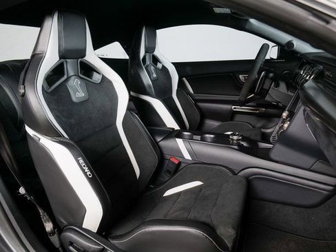 Used 2022 Ford Mustang Shelby GT500 w/ Technology Package image 3