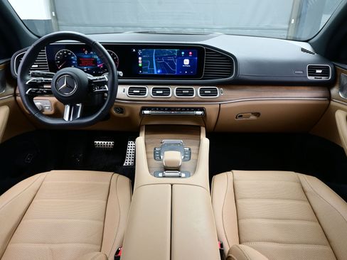 Used 2025 Mercedes-Benz GLS 450 4MATIC image 18