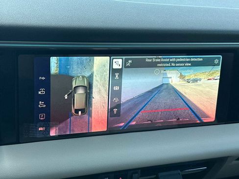 New 2026 Porsche Macan 4 Electric image 20