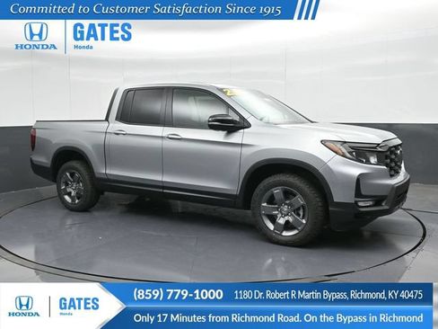 Used 2025 Honda Ridgeline TrailSport image 1