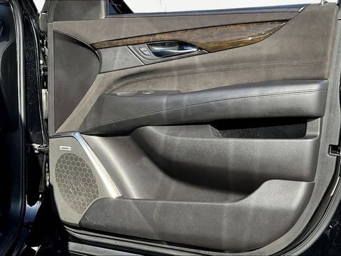 Used 2017 Cadillac Escalade Platinum AWD/4WD image 31