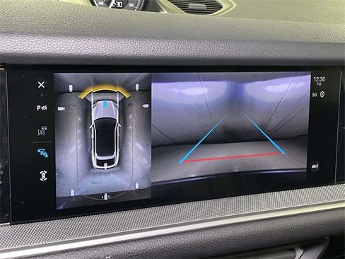 Used 2021 Porsche Macan image 31