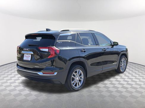 Used 2024 GMC Terrain SLT image 17