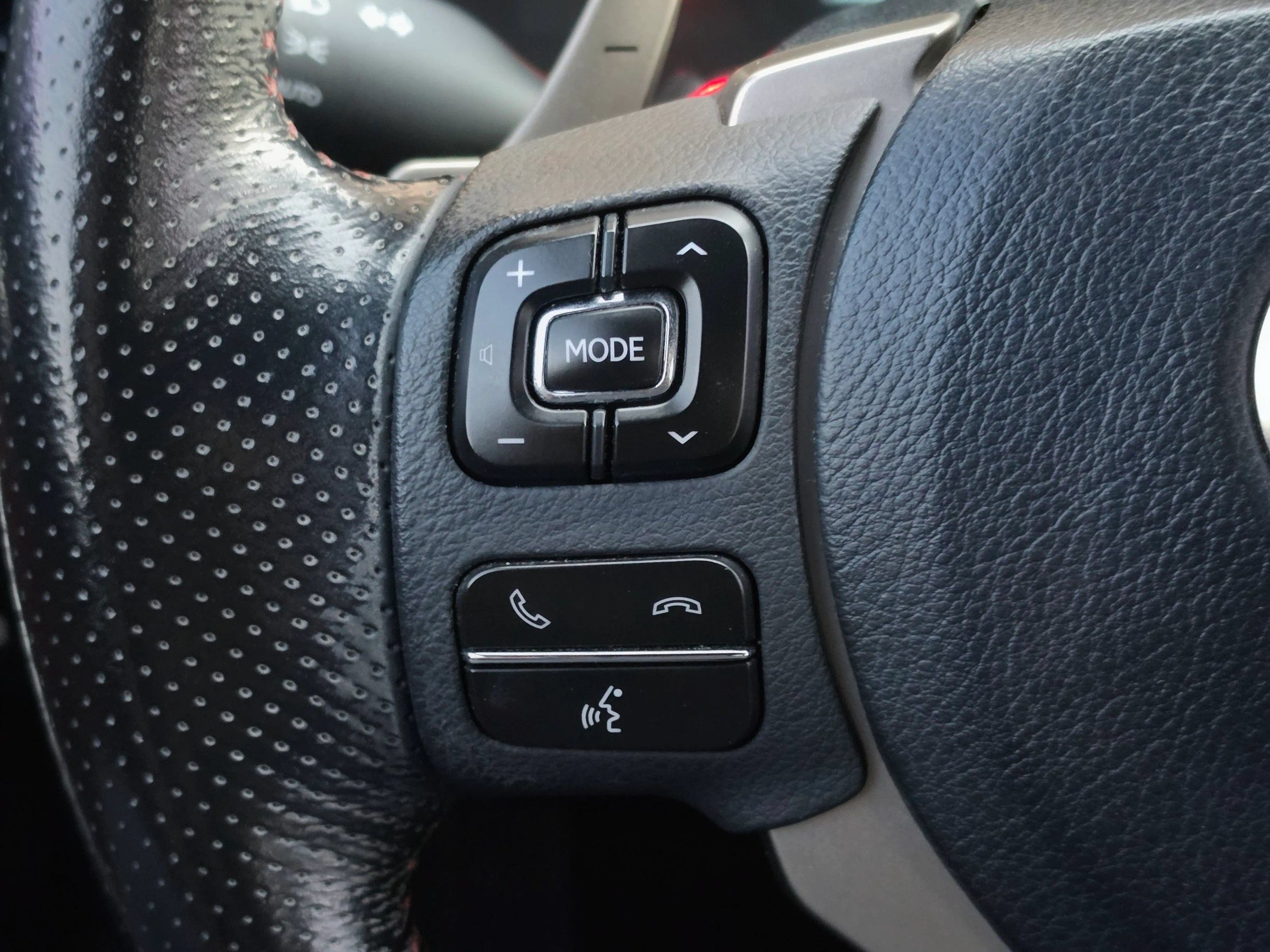 Used 2017 Lexus IS 200t F Sport w/ F Sport Package RWD image 22