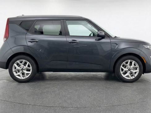 Used 2025 Kia Soul LX w/ LX Technology Package FWD image 8