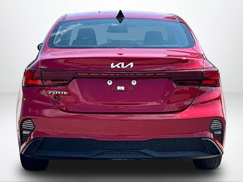 Used 2024 Kia Forte LXS w/ LXS Technology Package FWD image 5