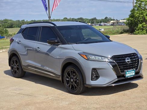 Used 2022 Nissan Kicks SR FWD image 1