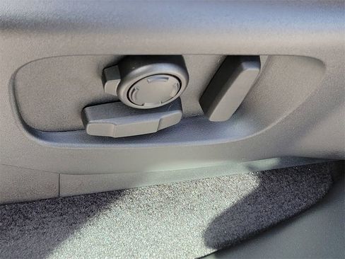 New 2025 Land Rover Discovery Dynamic SE image 27