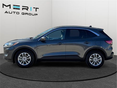 Used 2020 Ford Escape SE image 5