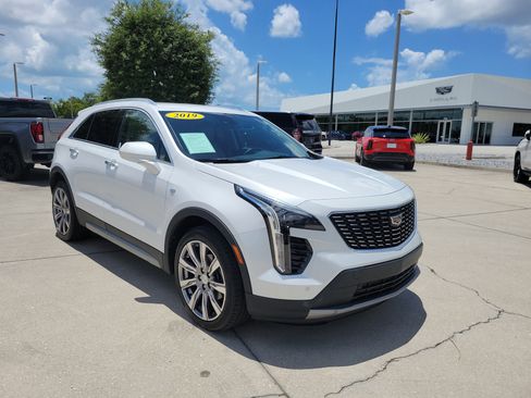 Used 2019 Cadillac XT4 Premium Luxury w/ Cold Weather Package FWD image 1