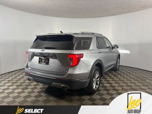 Used 2022 Ford Explorer Limited w/ Equipment Group 301A AWD/4WD image 5