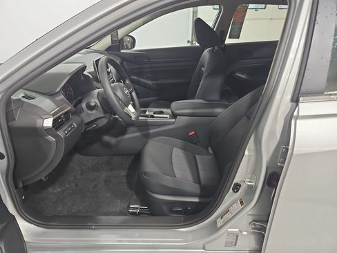 New 2026 Nissan Altima 2.5 SV FWD image 9