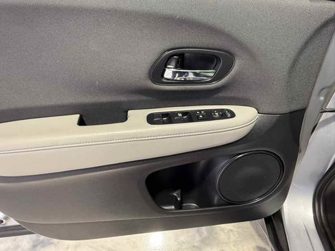 Used 2019 Honda HR-V LX image 26