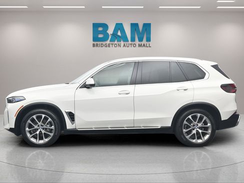 Used 2026 BMW X5 xDrive40i AWD/4WD image 3