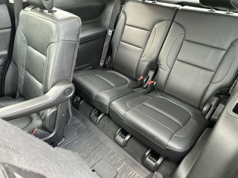 Used 2017 GMC Acadia SLT image 29