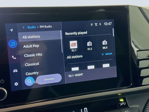 Used 2025 Toyota Camry SE image 29