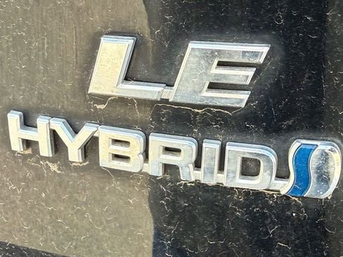 Used 2019 Toyota RAV4 LE w/ Carpet Mat Package image 11