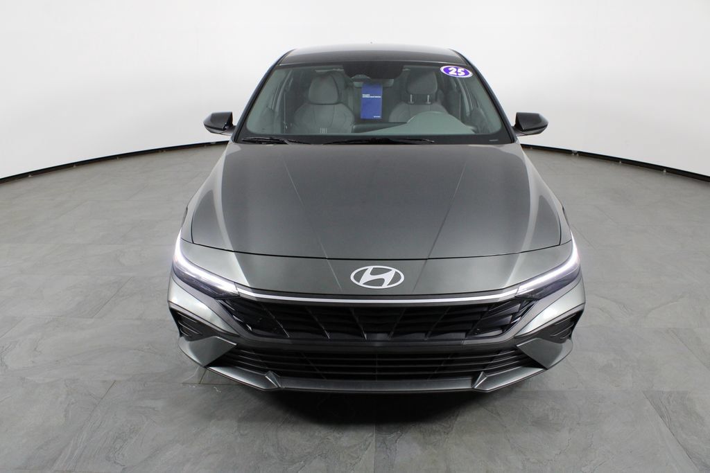 Certified 2025 Hyundai Elantra Sport FWD image 13