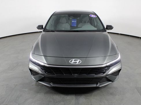 Certified 2025 Hyundai Elantra Sport FWD image 13