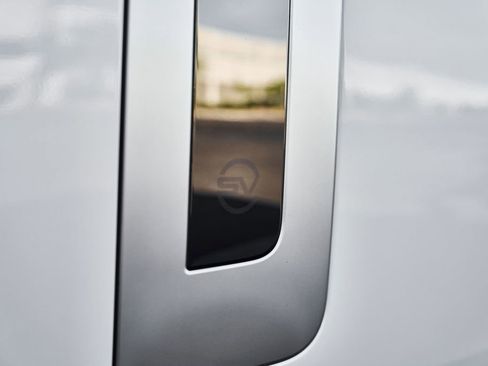 Used 2024 Land Rover Range Rover SV image 9