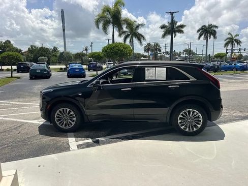 Used 2025 Cadillac XT4 Premium Luxury FWD image 10