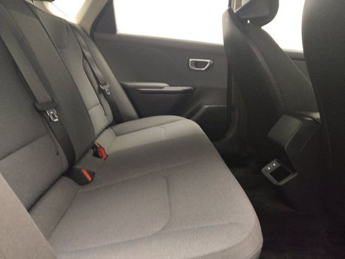 Used 2025 Kia K4 FWD image 19