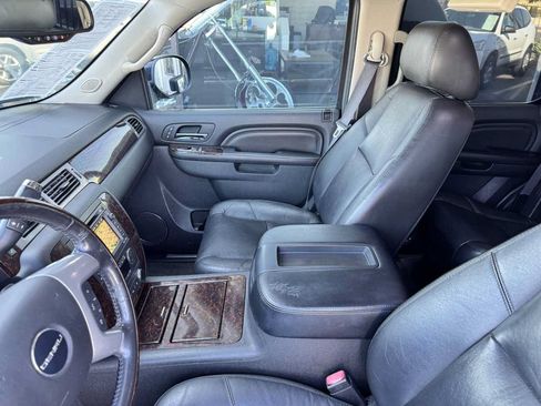 Used 2011 GMC Yukon Denali RWD image 41