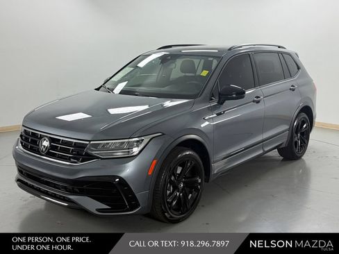 Used 2024 Volkswagen Tiguan SE R-Line AWD/4WD image 1