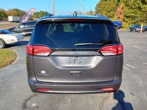 Used 2020 Chrysler Voyager Lxi image 4
