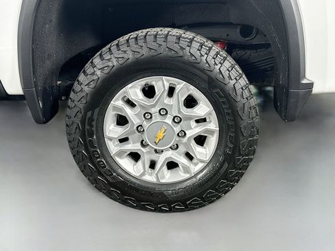 Used 2024 Chevrolet Silverado 2500 LT image 34