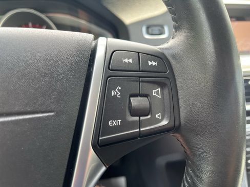 Used 2018 Volvo V60 T5 Cross Country w/ Convenience Package AWD/4WD image 14