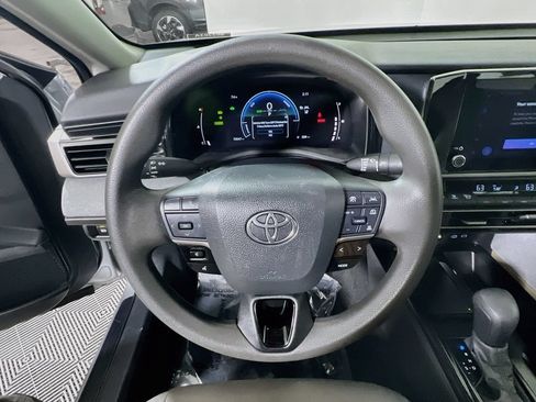 Used 2025 Toyota Camry LE AWD/4WD image 10