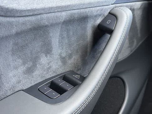 Used 2026 Tesla Model Y AWD image 17