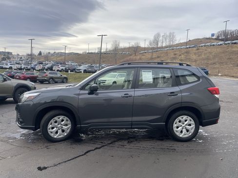 Used 2023 Subaru Forester image 4