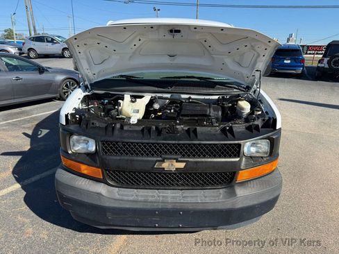 Used 2017 Chevrolet Express 2500 image 21