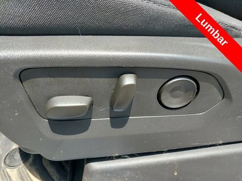 Used 2025 Chevrolet Silverado 1500 LT AWD/4WD image 17